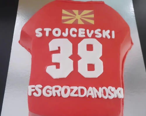 Роденденска торта за момчиња